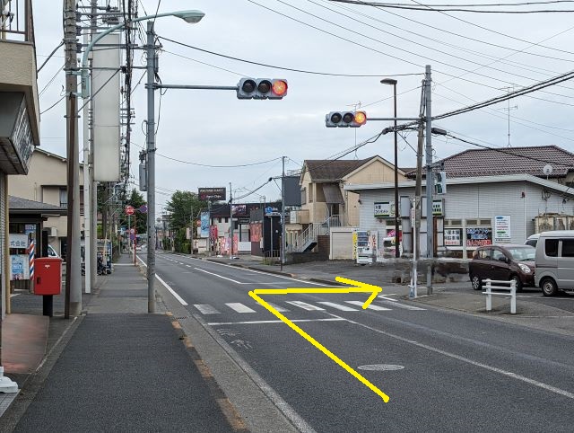 陣馬街道から右折する場所の写真